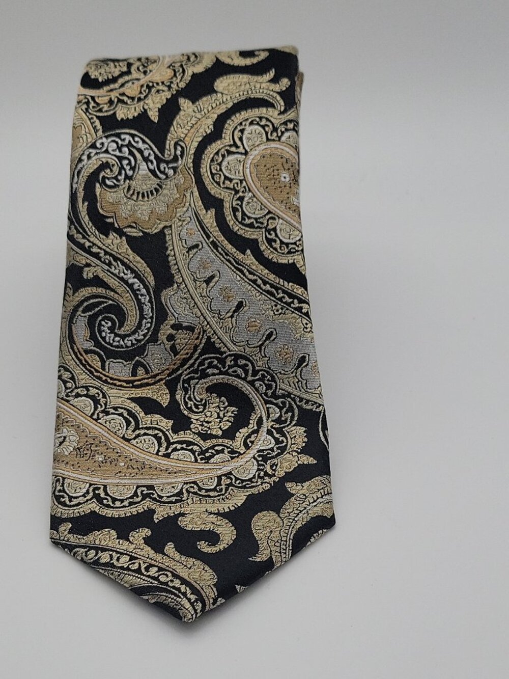 Sean John 100% Silk Paisley Black Gold Silver Men's Tie Classic Standard
